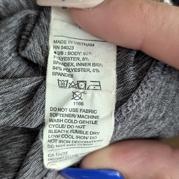 Old navy active tank - Picture 4 of 4